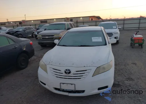 2007 Toyota Camry Le z USA, uszkodzony, nr VIN JTNBE46K673097560